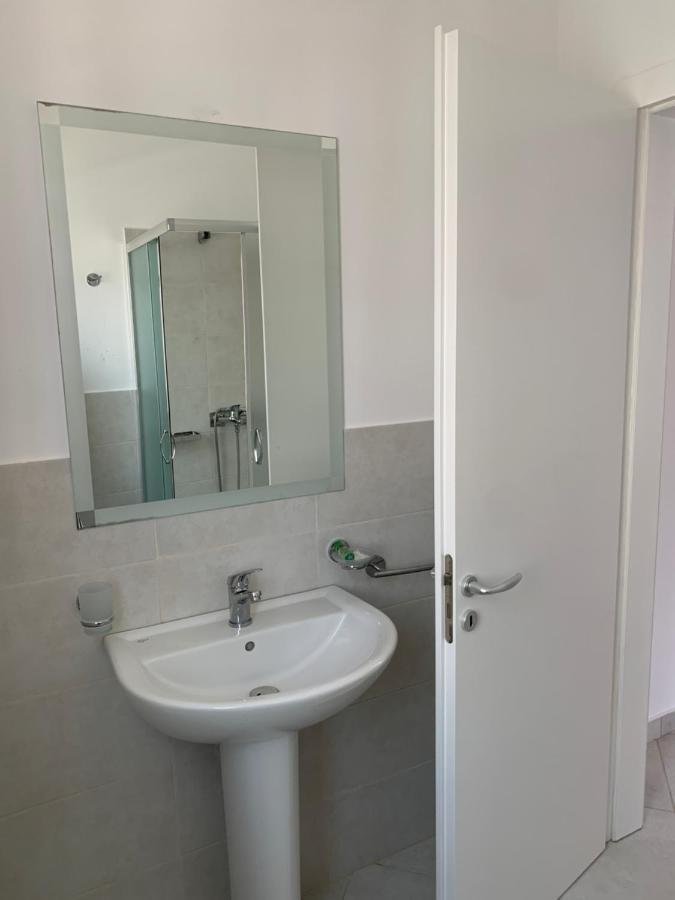 Hotel Sunny Breeze Shëngjin Zewnętrze zdjęcie