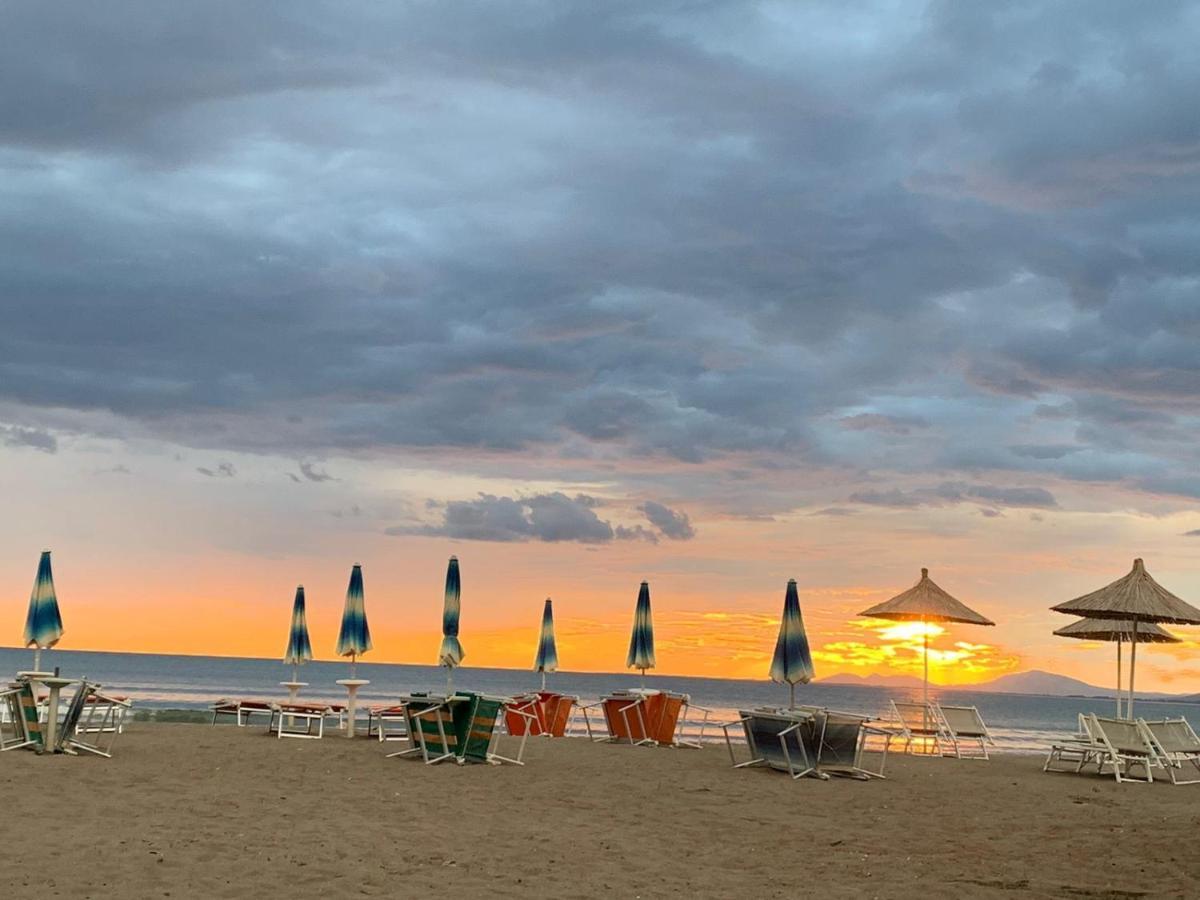 Hotel Sunny Breeze Shëngjin Zewnętrze zdjęcie