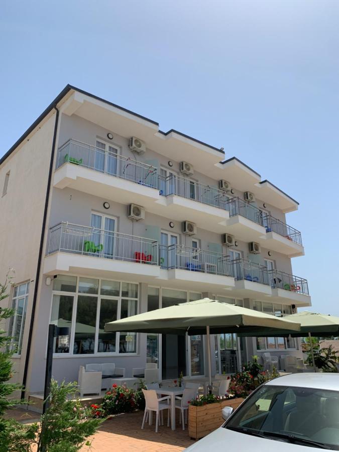 Hotel Sunny Breeze Shëngjin Zewnętrze zdjęcie